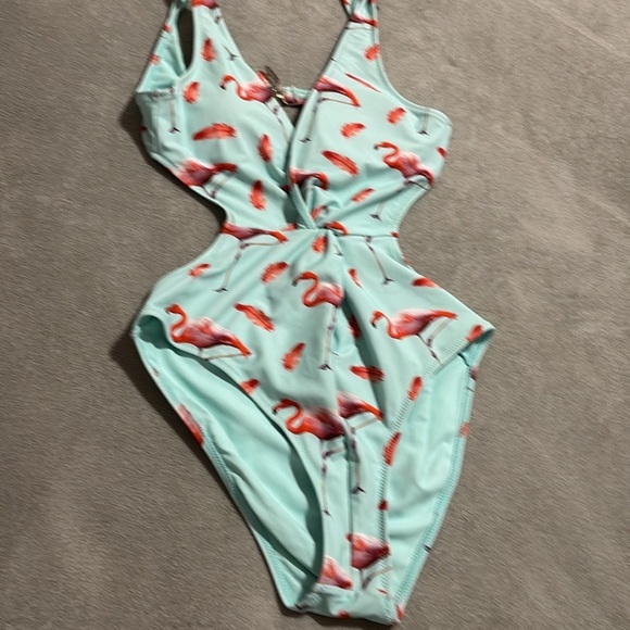 Cupshe Flamingo Print One Piece Swimsuit - Picture 2 of 8
